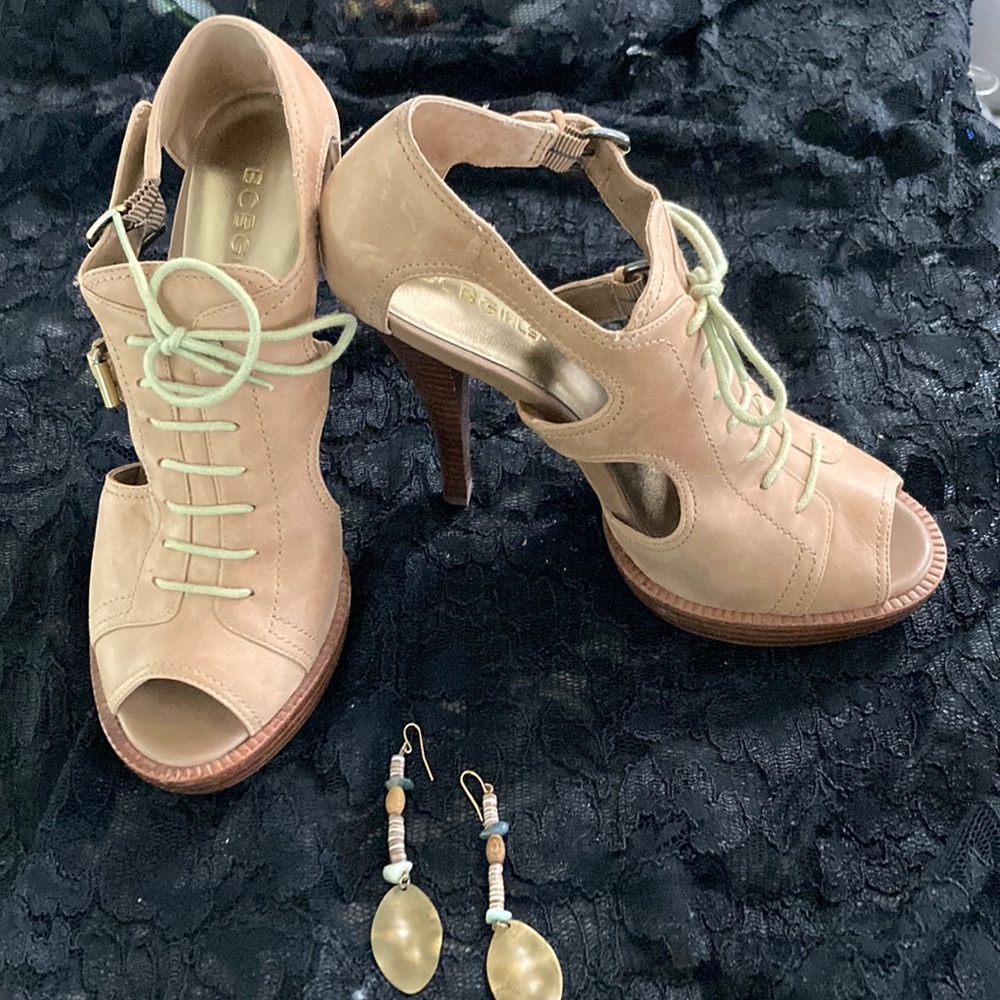 BCBGIRLS tan shoes. Ready for the sun ☀️